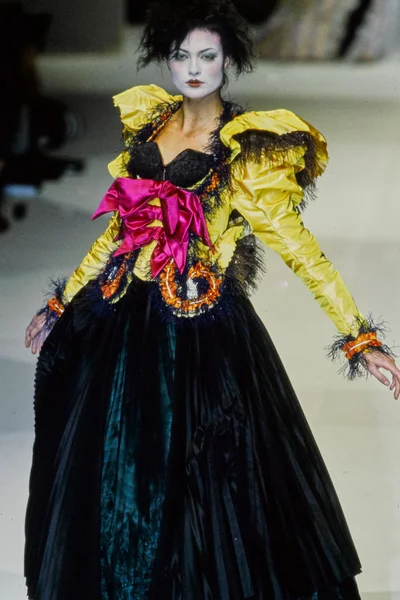 Look 75